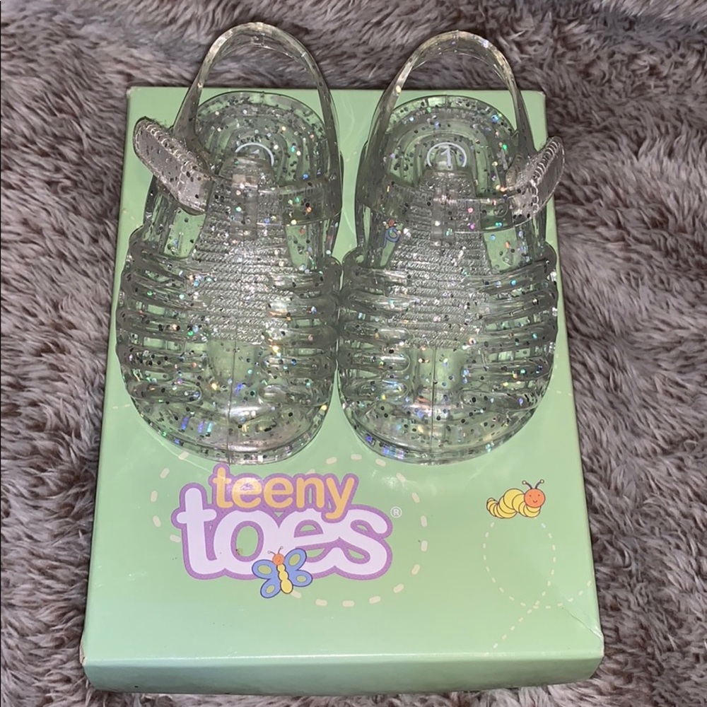CLEAR GLITTER GELEE SANDAL